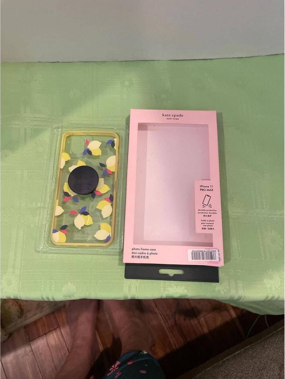 KATE SPADE  New York LEMON PRINT Case for iPhone 11 Pro Max.